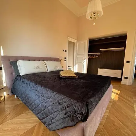 Apartment Caterina De' Medici Luxury Attic With Terrace And Parking