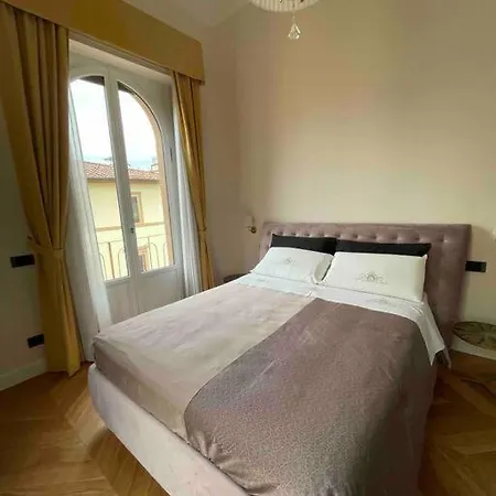 Apartment Caterina De' Medici Luxury Attic With Terrace And Parking *
