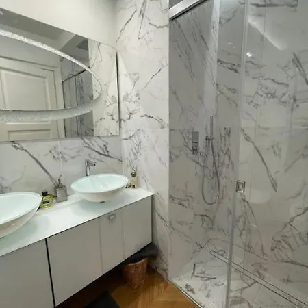 Apartment Caterina De' Medici Luxury Attic With Terrace And Parking