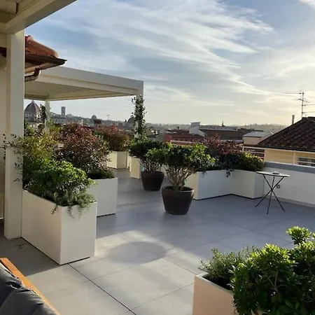 Caterina De' Medici Luxury Attic With Terrace And Parking *