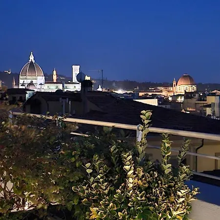 Apartment Caterina De' Medici Luxury Attic With Terrace And Parking