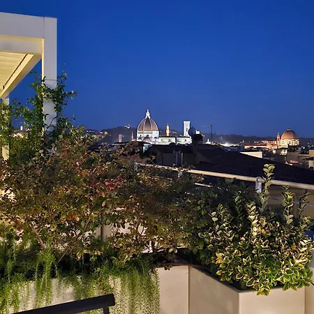 Apartment Caterina De' Medici Luxury Attic With Terrace And Parking