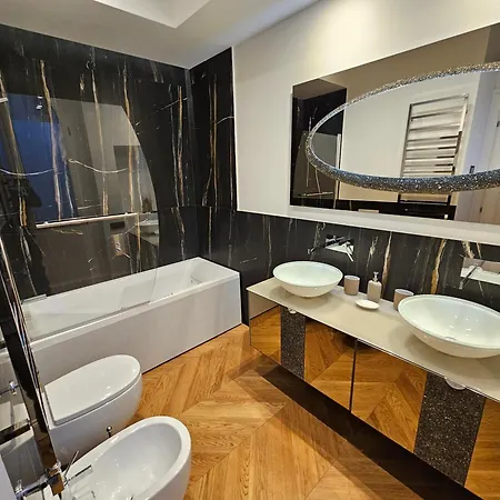 Caterina De' Medici Luxury Attic With Terrace And Parking Apartment *